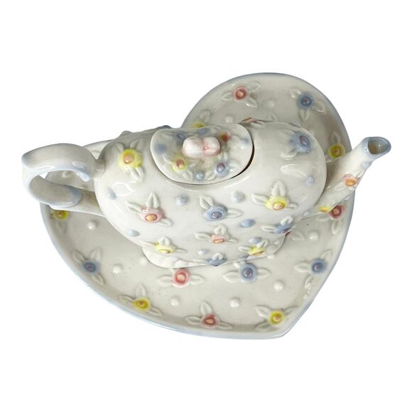 VTG Porcelain Heart TEAPOT & PLATE Tea Set 6.5" Ceramic Flowers White Blue Pink - Picture 6 of 10